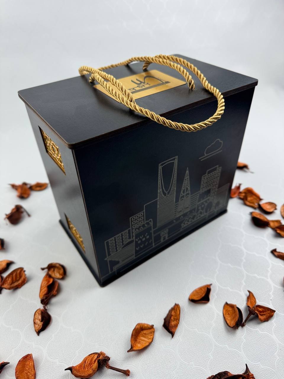 photo 6001517623188852298 y